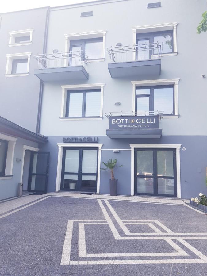 Apartamenty Polna Ostrowiec Świętokrzyski Eksteriør billede